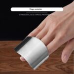 2 Pcs Protective Finger Guard for Kitchen Use | The Crazy Store - Image 4